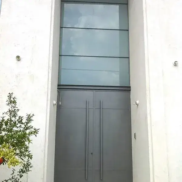 מדוע דלתות כניסה מפרופיל ברזל נחשבות ליצירת אמנות?