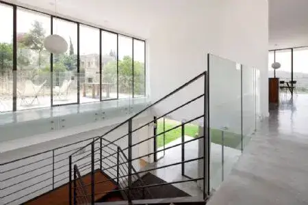 מחיצה פנימית מברזל בלגי